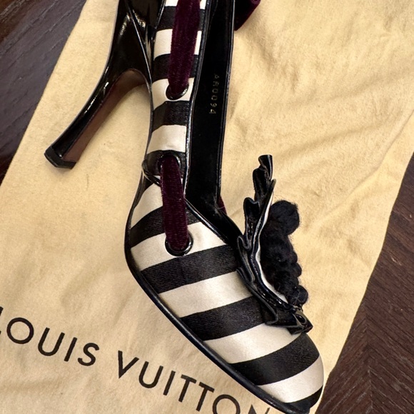 Louis Vuitton Black and White Striped Heels with Velvet Accents size 37.5 - Picture 2 of 8
